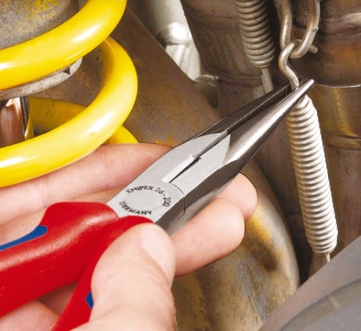 Длинногубцы KNIPEX KN-2622200SB с режущими кромками, губки 40°, 200 мм