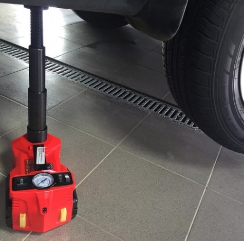 Домкрат электрогидравлический СОРОКИН 3.562 (3т, 12В, 155/450 мм, с гайковертом в кейсе)