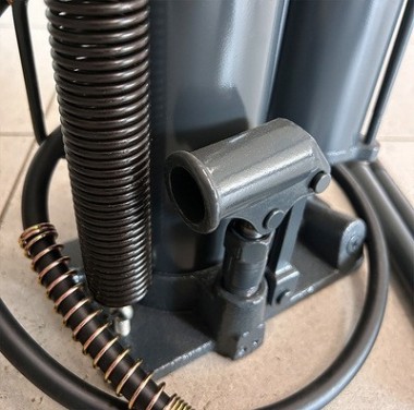 Домкрат пневмо-гидравлический СОРОКИН 3.82 (20 т - 254/505 мм)