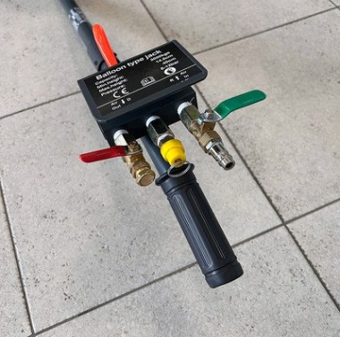 Домкрат подкатной пневматический СОРОКИН 3.623 (3 т - 145/400 мм)