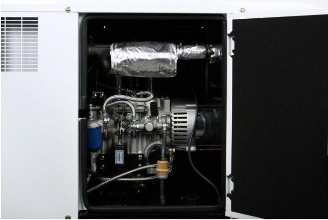 Электростанция дизельная с воздушным охлаждением HYUNDAI DHY 12000SE-3 в кожухе