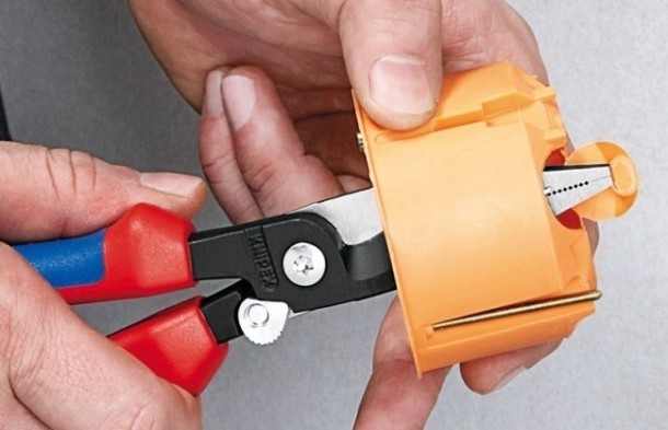 Клещи электромонтажные KNIPEX KN-1382200TBK 6-в-1