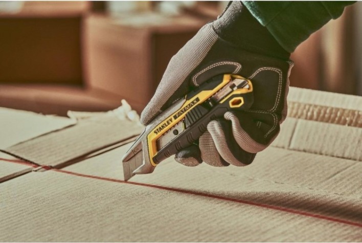 Нож для строительных работ STANLEY FMHT10594-0 fm integrated с сегм.лезвием 18мм