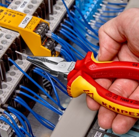 Плоскогубцы KNIPEX KN-0826145SB остроконечные с удлиненными губками, VDE, 145мм