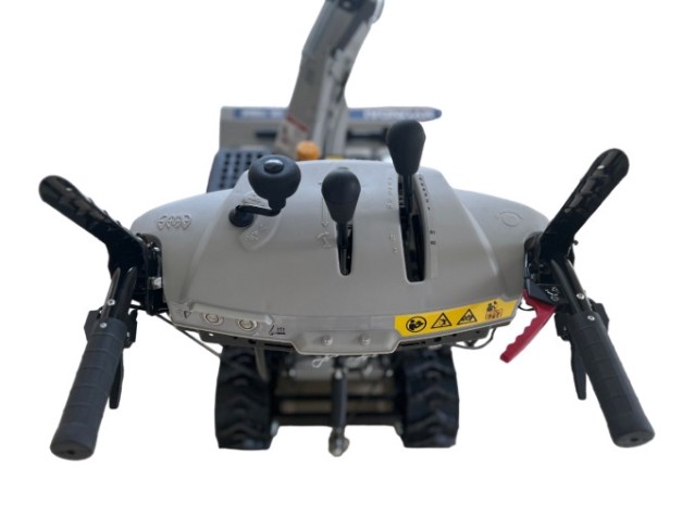 Снегоуборщик гусеничный бензиновый HYUNDAI HS7680E