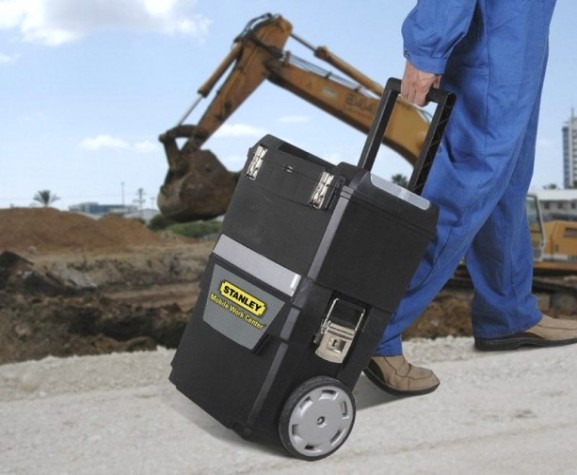 Ящик для инструмента STANLEY MOBILE W/CENTER + LATERAL MET LATCHE 1-93-968 [1-93-968]